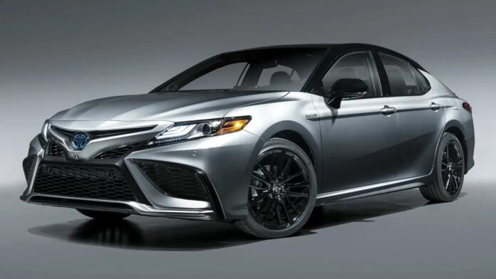 Toyota Camry: Price, Variants, and Features